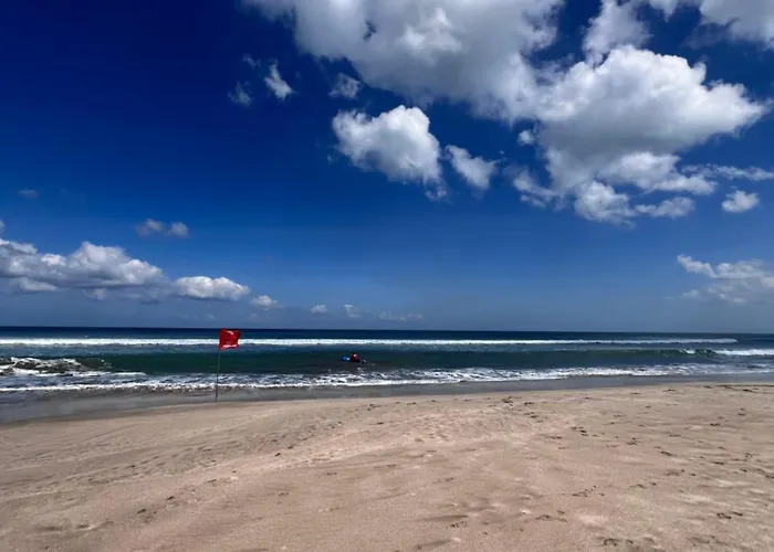 C&c Jayakarta Legian Kuta Bali スミニャック